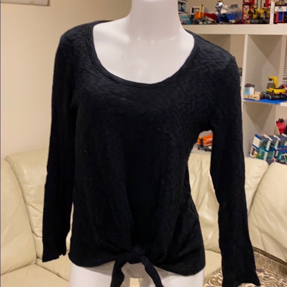 Pebble and Stone Black Top